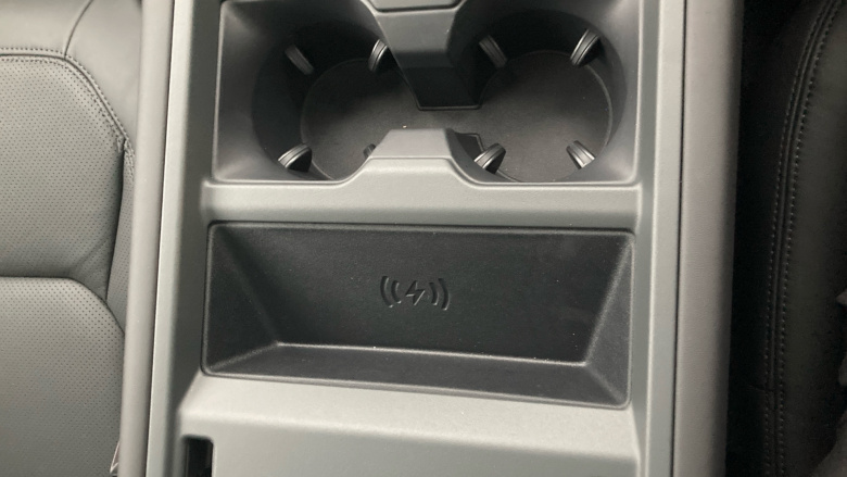 Land Rover Defender 3.0 D250 X-Dynamic HSE 110 5dr Auto Diesel Estate